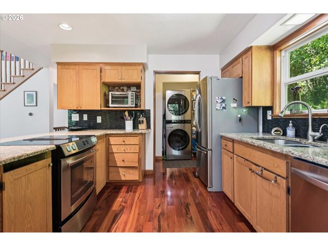 9535 Nw HARBOR Blvd, Portland, OR 97231