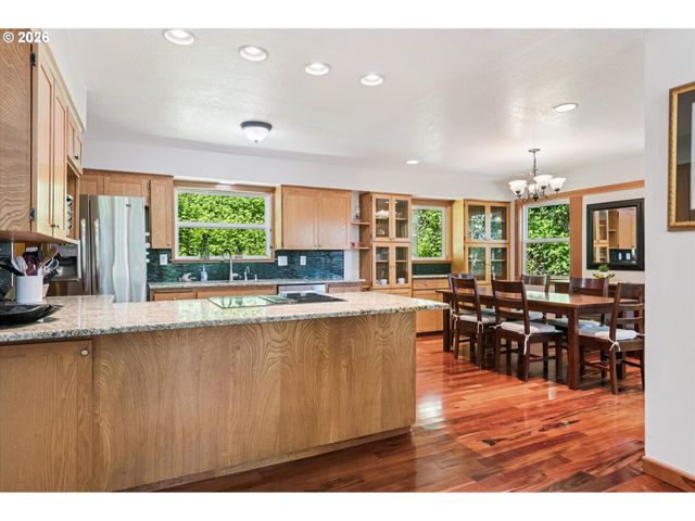 9535 Nw HARBOR Blvd, Portland, OR 97231
