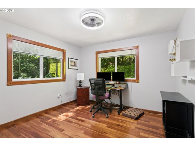 9535 Nw HARBOR Blvd, Portland, OR 97231