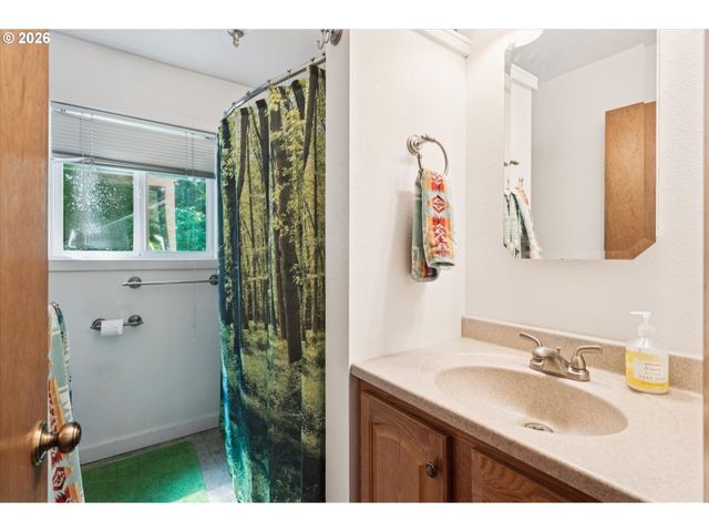 9535 Nw HARBOR Blvd, Portland, OR 97231