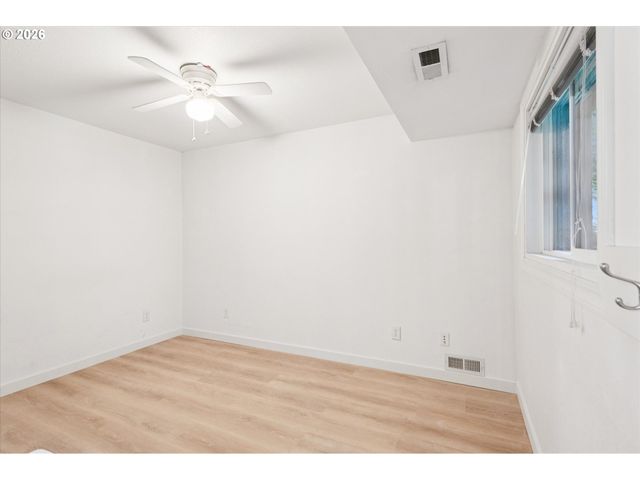 9535 Nw HARBOR Blvd, Portland, OR 97231