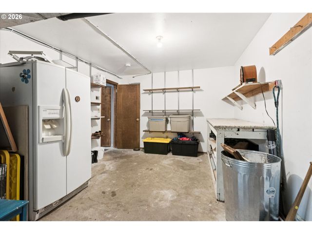 9535 Nw HARBOR Blvd, Portland, OR 97231