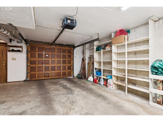 9535 Nw HARBOR Blvd, Portland, OR 97231