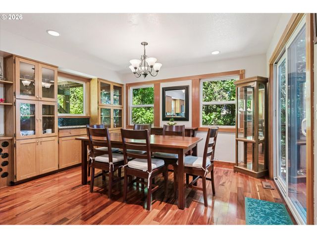 9535 Nw HARBOR Blvd, Portland, OR 97231