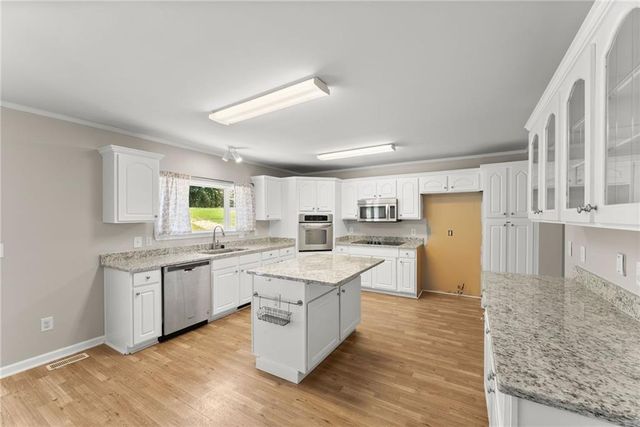 82 Bobbys Drive, Cleveland, GA 30528