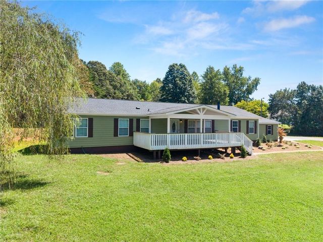 82 Bobbys Drive, Cleveland, GA 30528