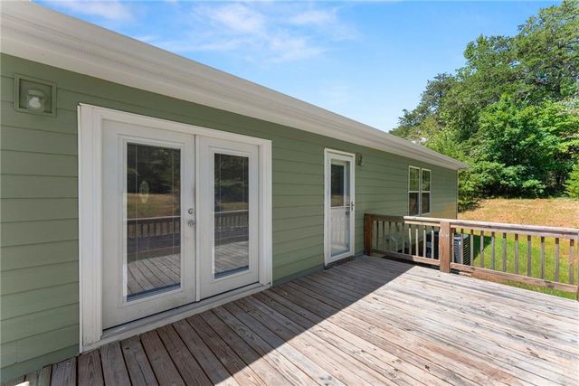 82 Bobbys Drive, Cleveland, GA 30528