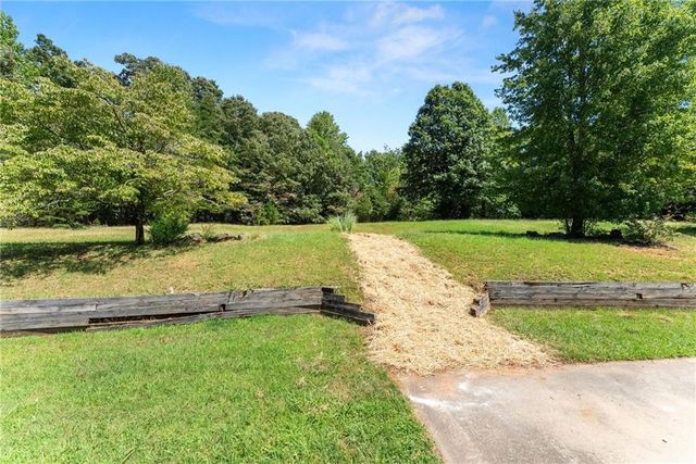 82 Bobbys Drive, Cleveland, GA 30528