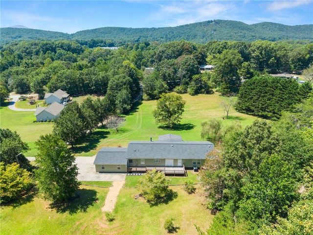 82 Bobbys Drive, Cleveland, GA 30528