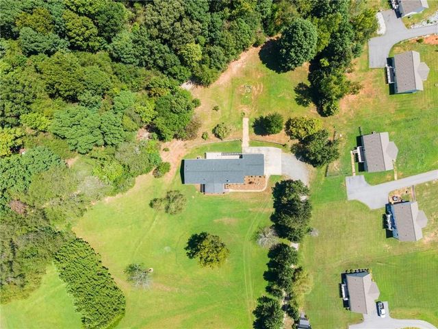 82 Bobbys Drive, Cleveland, GA 30528