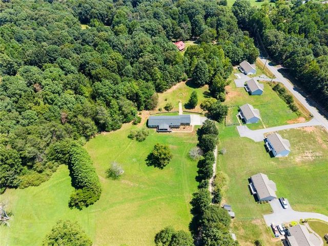 82 Bobbys Drive, Cleveland, GA 30528