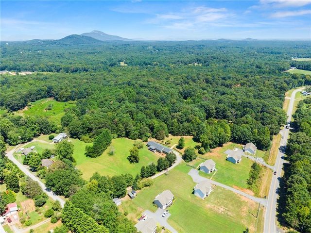 82 Bobbys Drive, Cleveland, GA 30528