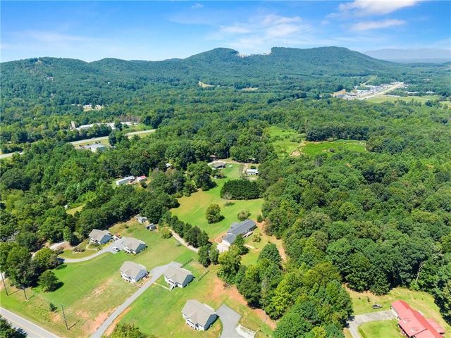 82 Bobbys Drive, Cleveland, GA 30528