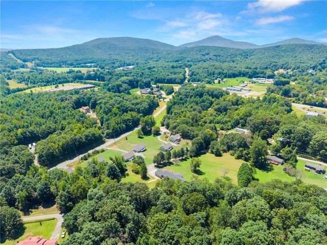 82 Bobbys Drive, Cleveland, GA 30528