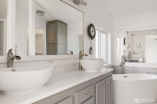 4522 Monkey Hill Road, Oak Harbor, WA 98277