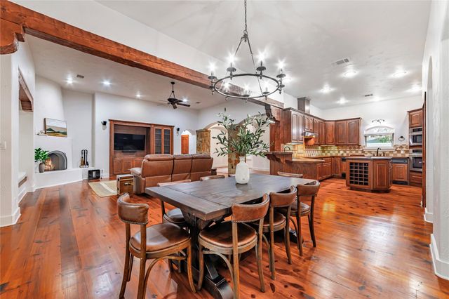 113 Comanche Agate, Horseshoe Bay, TX 78657