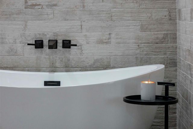 113 Comanche Agate, Horseshoe Bay, TX 78657