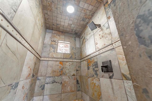 113 Comanche Agate, Horseshoe Bay, TX 78657