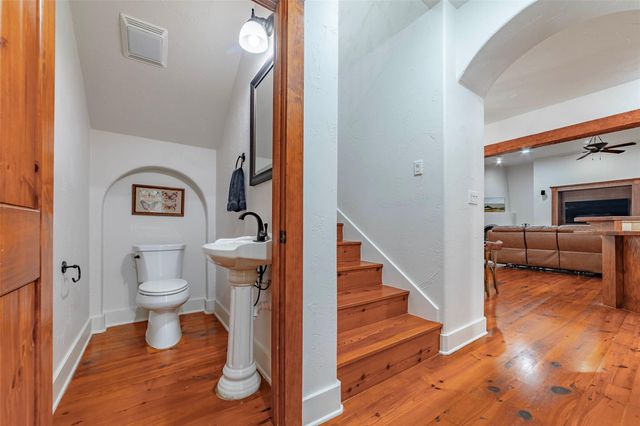 113 Comanche Agate, Horseshoe Bay, TX 78657