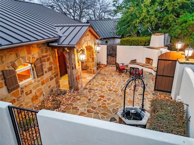 113 Comanche Agate, Horseshoe Bay, TX 78657