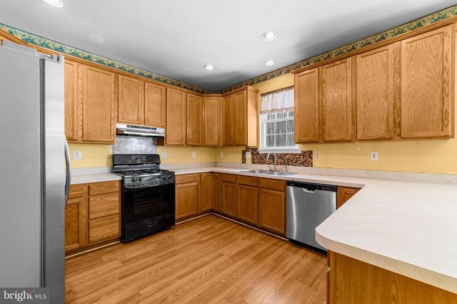 21 PEMBERTON LN, East Windsor, NJ 08520