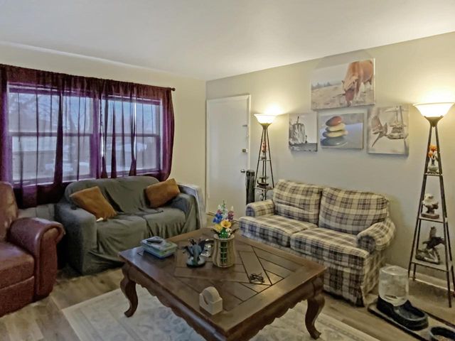 870 Perkins AVENUE, Waukesha, WI 53186