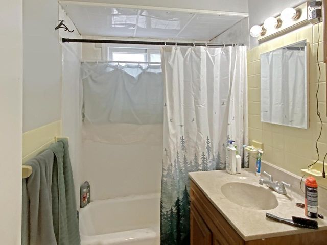 870 Perkins AVENUE, Waukesha, WI 53186