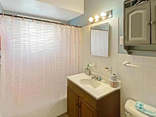 870 Perkins AVENUE, Waukesha, WI 53186