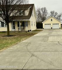23195 W Centerfield Drive, Genoa, OH 43430