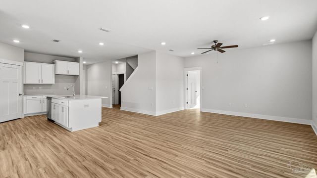 3412 Crossvine Rd, Cantonment, FL 32533