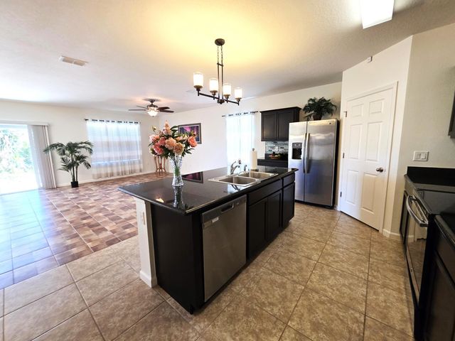 1440 Lexington Square SW, Vero Beach, FL 32962