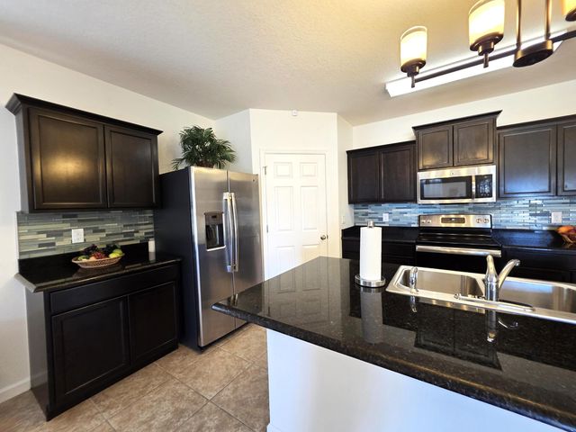 1440 Lexington Square SW, Vero Beach, FL 32962