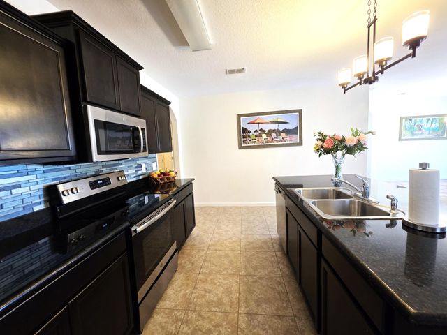 1440 Lexington Square SW, Vero Beach, FL 32962