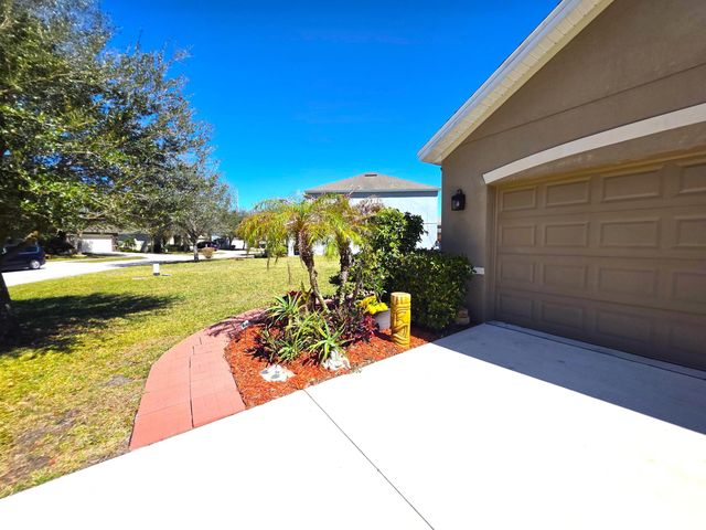1440 Lexington Square SW, Vero Beach, FL 32962