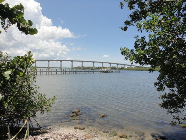 1440 Lexington Square SW, Vero Beach, FL 32962