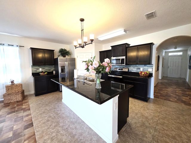 1440 Lexington Square SW, Vero Beach, FL 32962