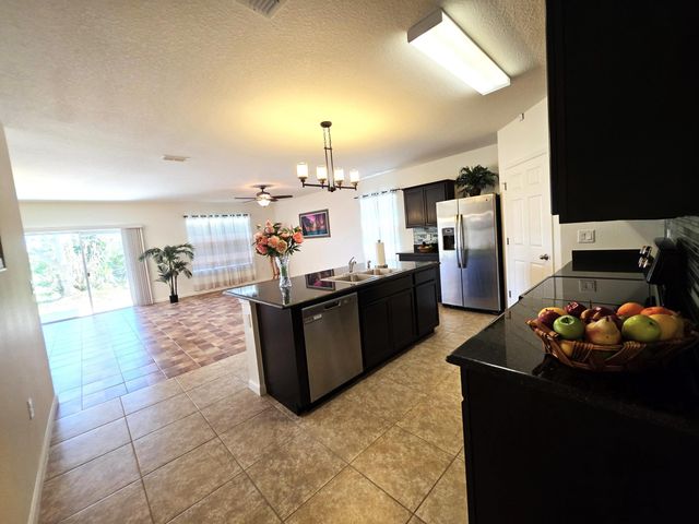 1440 Lexington Square SW, Vero Beach, FL 32962