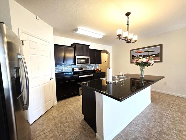 1440 Lexington Square SW, Vero Beach, FL 32962