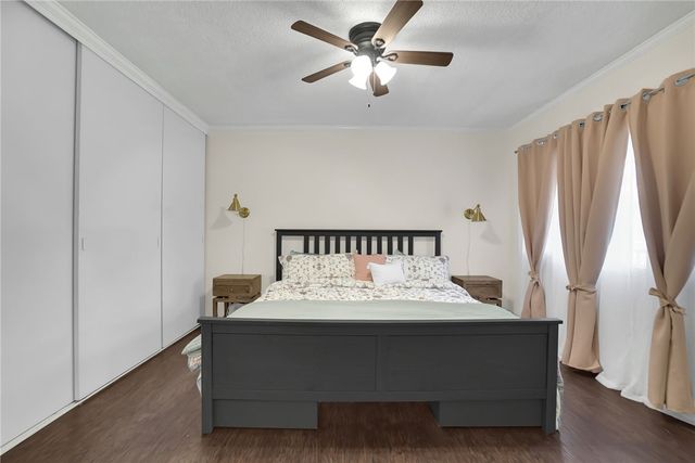 640 Elm Avenue 12, Long Beach, CA 90802