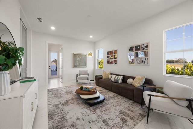 624 BLUE SHELL LOOP, Sarasota, FL 34240