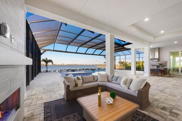 624 BLUE SHELL LOOP, Sarasota, FL 34240