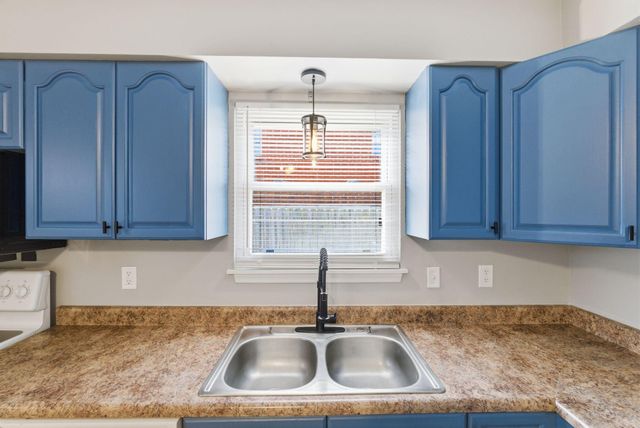 3668 Crosby Drive, Lexington, KY 40517