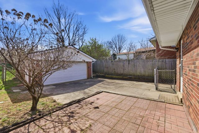 3668 Crosby Drive, Lexington, KY 40517