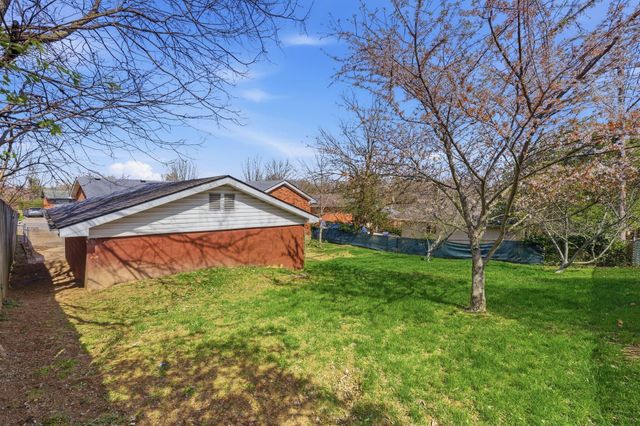 3668 Crosby Drive, Lexington, KY 40517