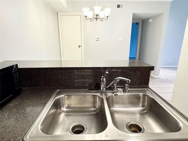 700 Thicket Lane 406, Houston, TX 77079