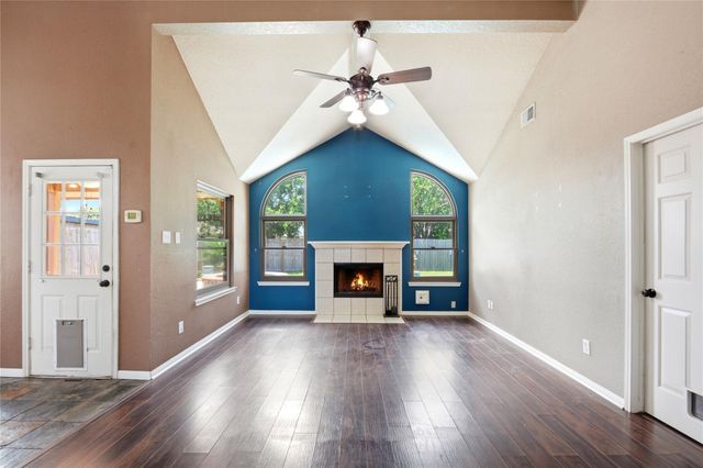 321 Spencer Landing W, La Porte, TX 77571