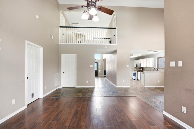 321 Spencer Landing W, La Porte, TX 77571