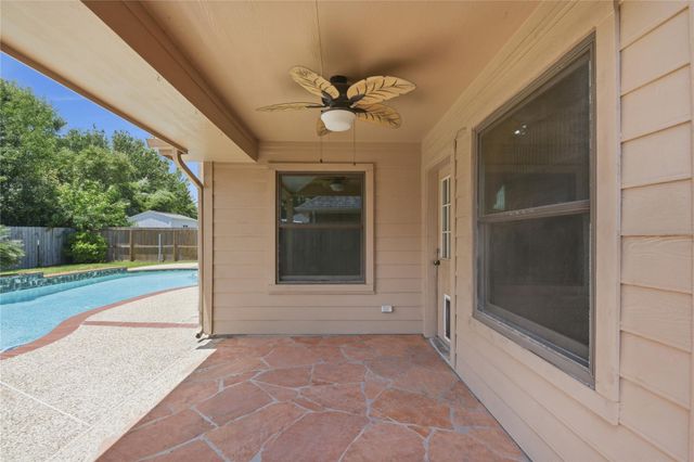 321 Spencer Landing W, La Porte, TX 77571