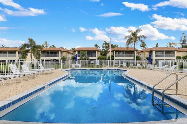 1155 Sandpiper ST D8, Naples, FL 34102