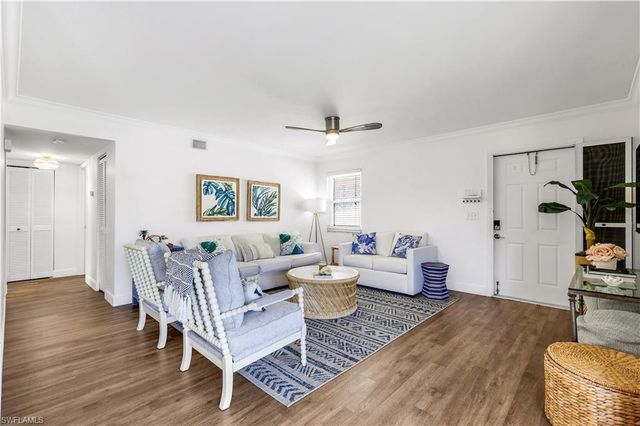 1155 Sandpiper ST D8, Naples, FL 34102
